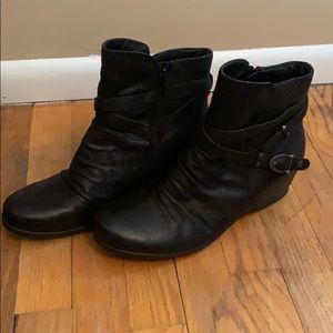 Baretrap boots